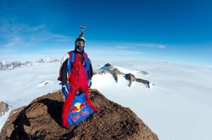 Valeriy_Rozov_basejumping_Ulvetanna