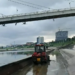 После ухода воды набережную Туры завалило грязью: коммунальщики вывозят последствия паводка