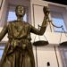 В Тюменской области суд изменил меру пресечения обвиняемой в покушении на убийство младенца